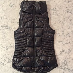 Lululemon size 4 fitted Black Shiny Vest